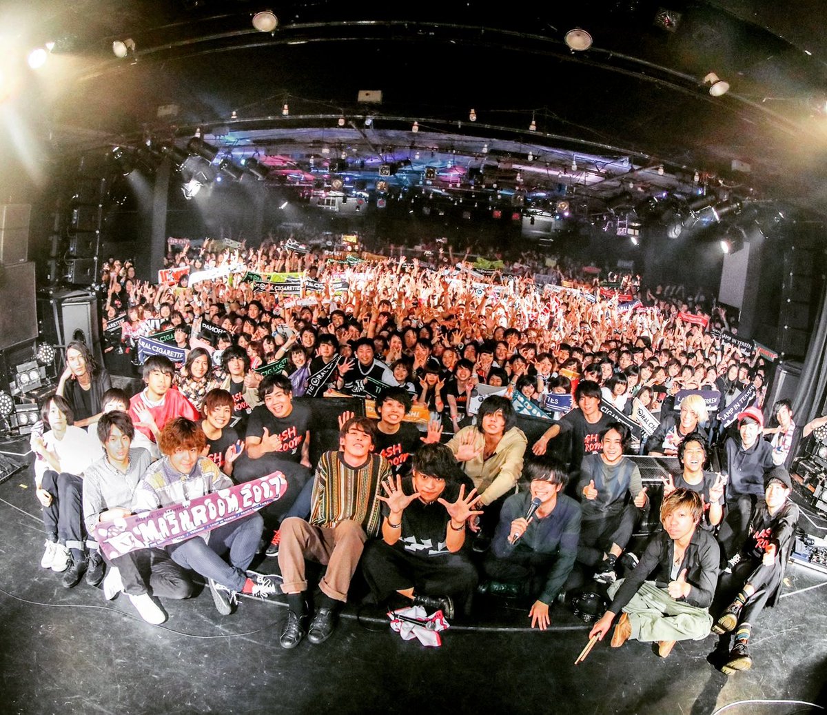 YAJICOGIRL's tweet photo. MASHROOM2017、本当にありがとうございました!ヤジコガールは、オープニングアクトで出演させていただきました。満員のリキッドルームは本当に素晴らしい光景でした!来年、再来年はもっとでっかくなって戻ってきます!!!今後とも応援よろしくお願いします!#MASHROOM2017 https://t.co/LxUFEubmar