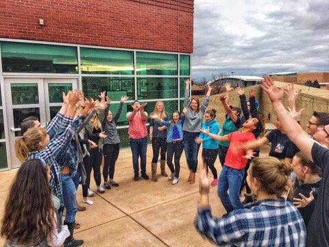 ColoradoMesaU's tweet photo. Our CMU ambassadors celebrating the start of the new semester! #CMesaU 

Thanks KayRae for the 📸 https://t.co/vCUnkPHUBE