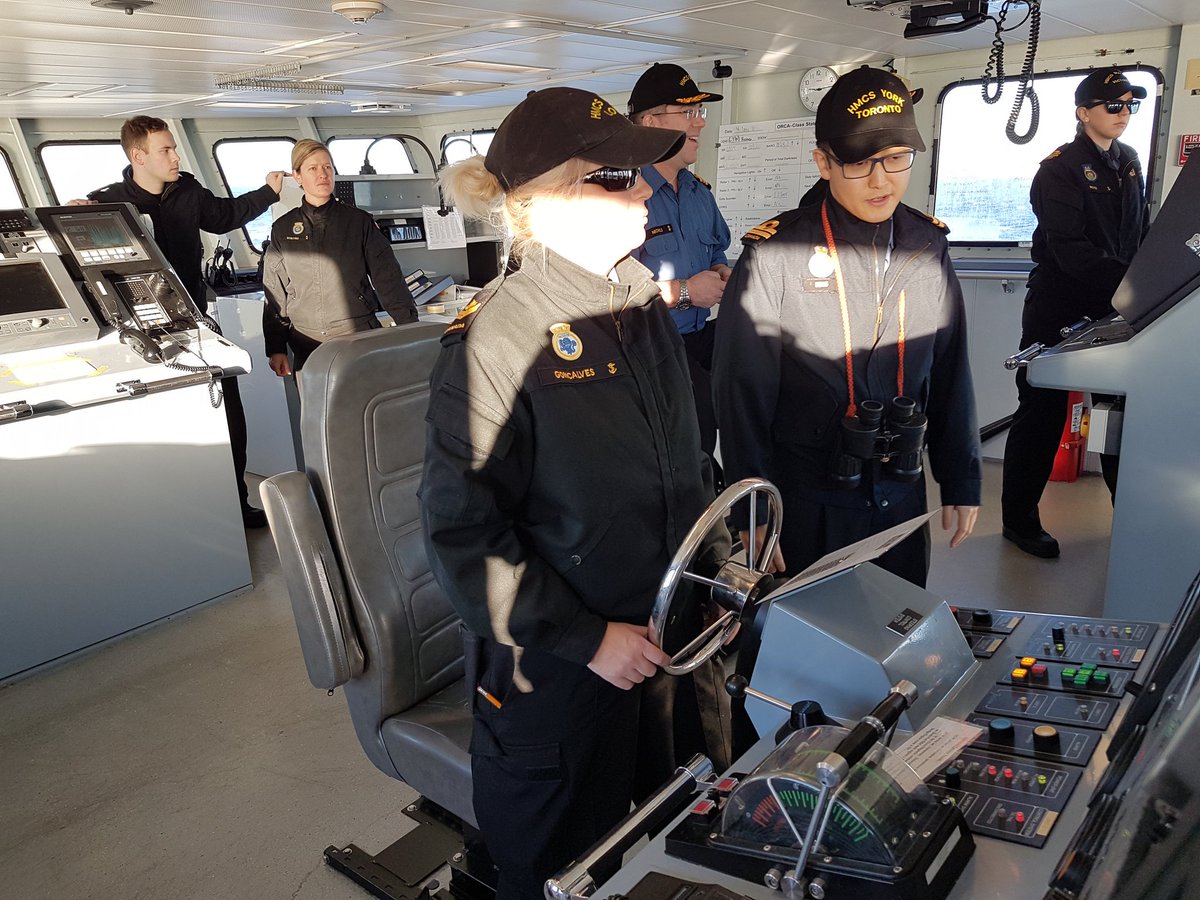 HMCS_NCSM_STAR's tweet photo. #StrongProudReady #FortsFiersPrêts @HMCSNCSMPrevost @HMCS_York #HMCSQueen 💪⚓🇨🇦🙌💯 https://t.co/EIohPOqR26