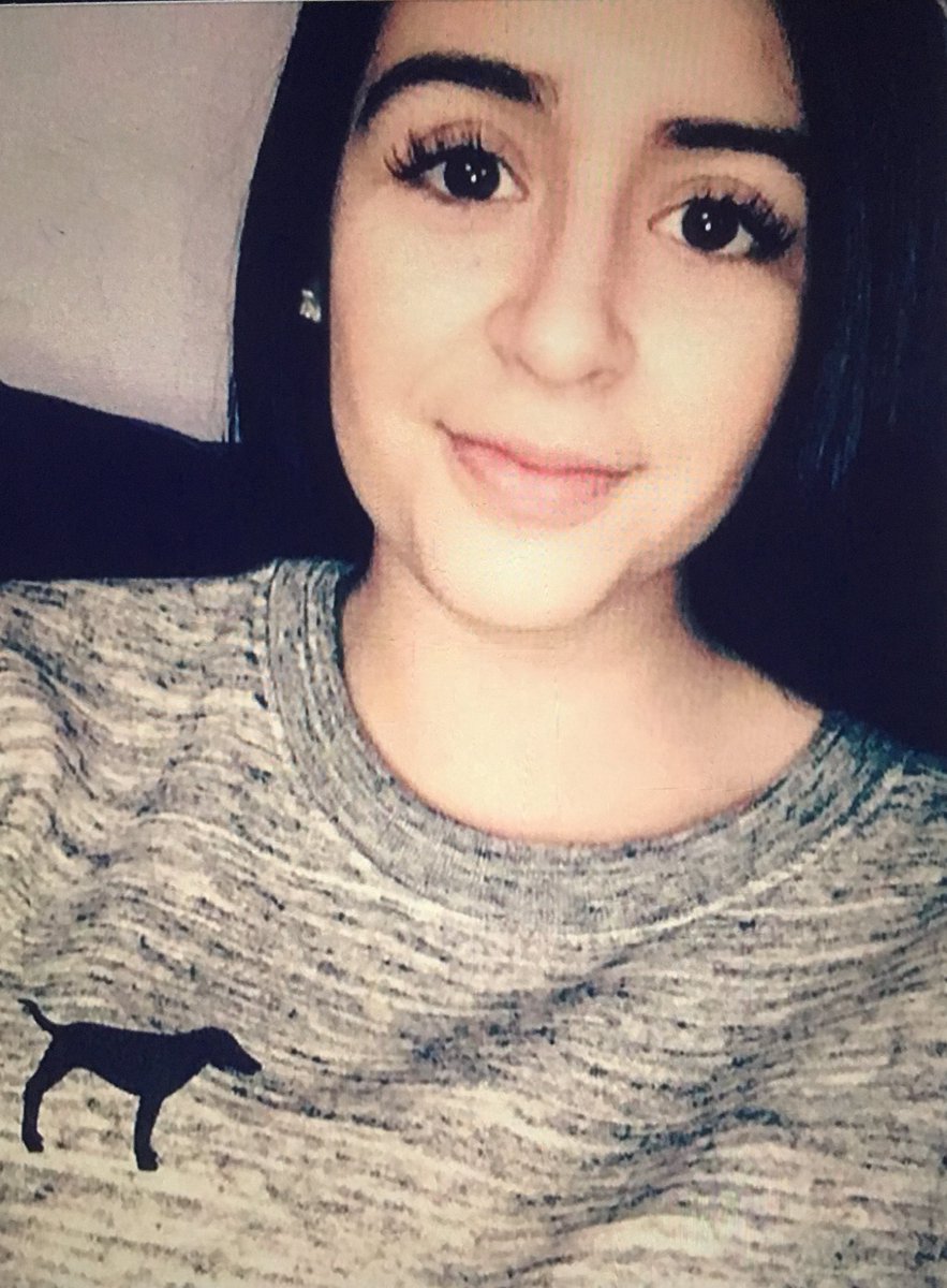 CityNewsVAN's tweet photo. A teenager has gone missing in Burnaby. Alexandra Oliva is 19, 5 foot 6, with a slim build. She also goes by the last name of Castro-Lopez. https://t.co/tdQ3Z27gYc