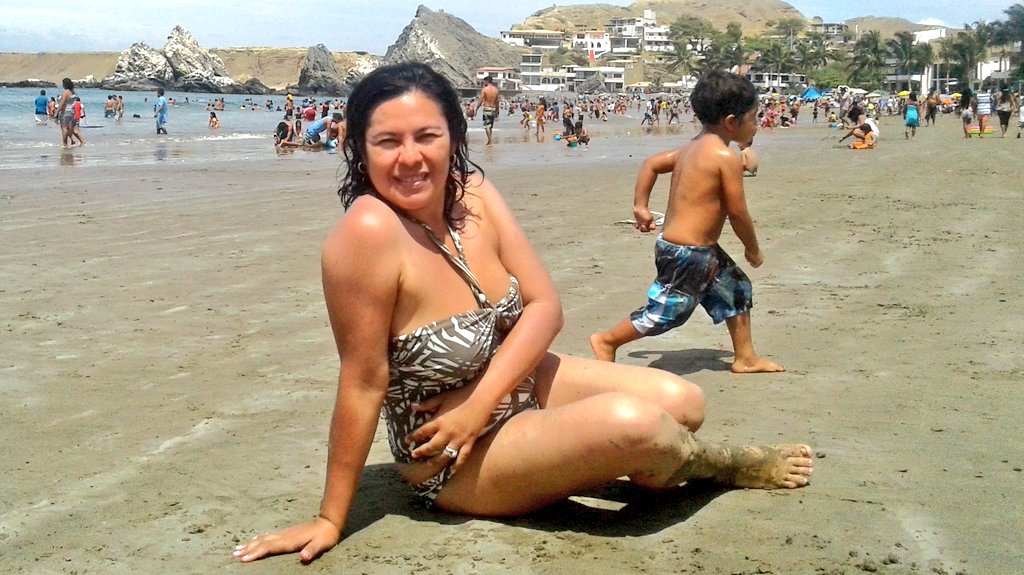 AnyLuisa80's tweet photo. Enjoy summer.😎 https://t.co/NwjBr7M4df