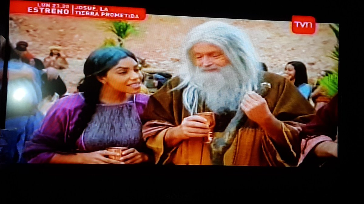 ErickGallardo85's tweet image. Este viejo vitamina le esta haciendo competencia a matusalen xD o zafira es la fuente de la vida 🤔 xD #MoisesGranFinal