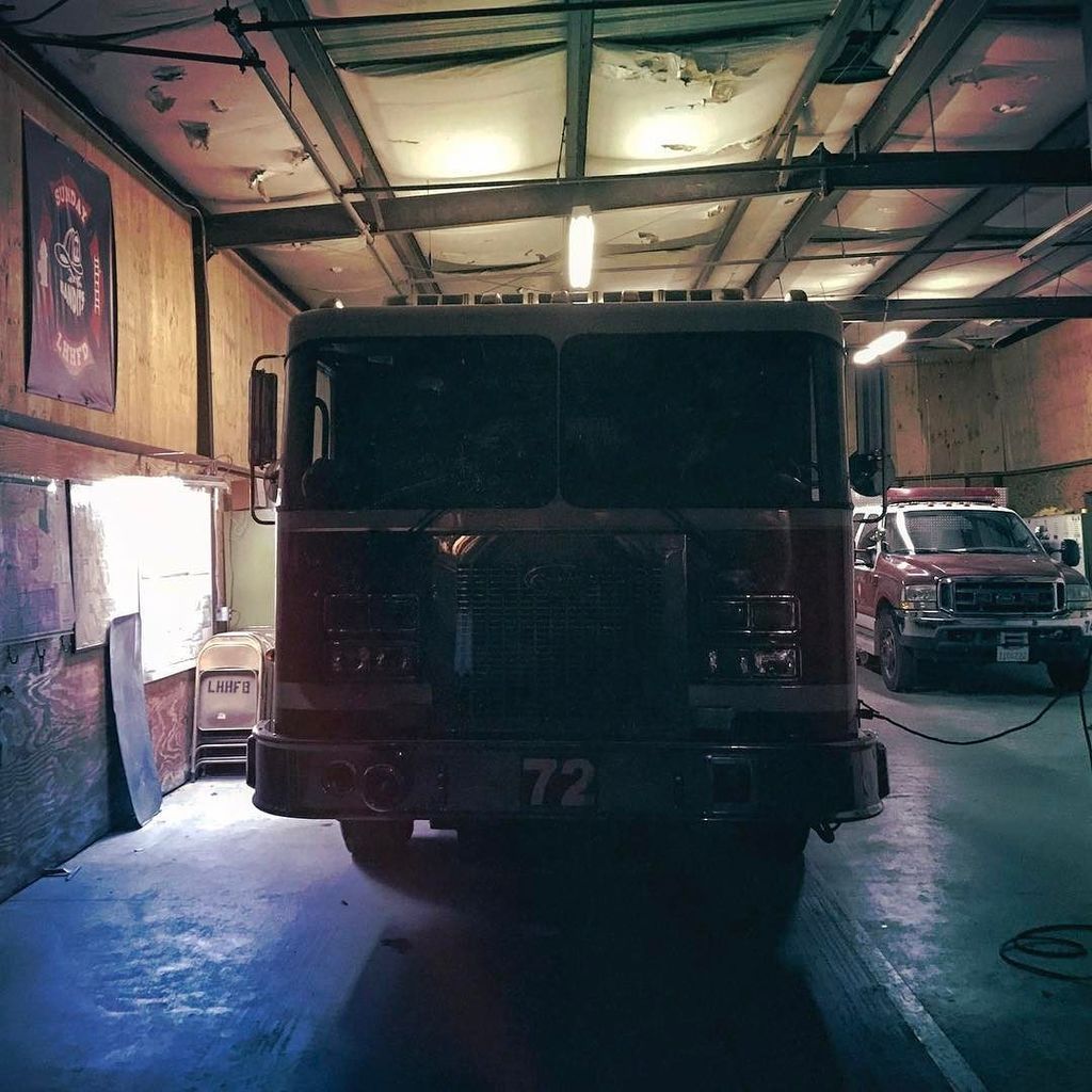 mrdanielgross's tweet photo. Ready for the night. #doinga24 #fireservice #fireengine #firedepartment #firedept #volunte… https://t.co/RqWcnQVHWd https://t.co/jSzMOiDs3I