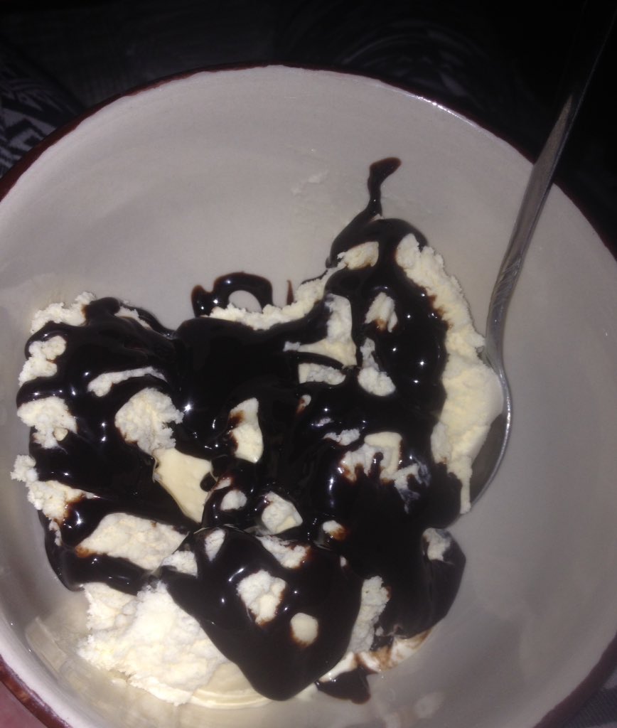 GingerLuv3's tweet photo. Sunday Night #IcecreamLove #Foodie #NoShame https://t.co/IZNr5x1XV0