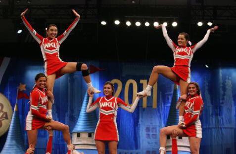 jayyyrog's tweet photo. Missing cheerleading so very much! #gotops #proudalum #4thinnation https://t.co/PJHWBxv2Dh