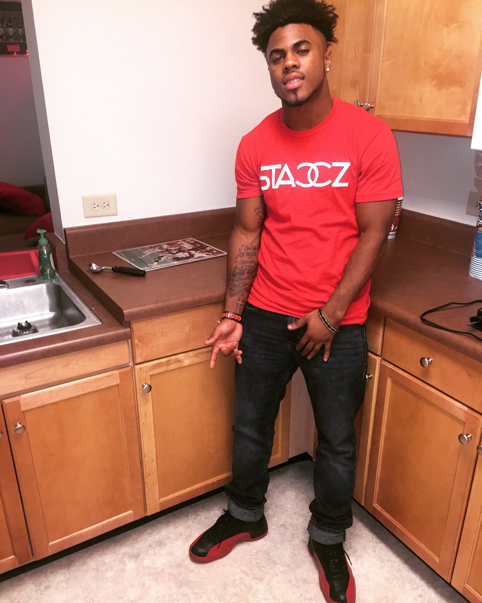 jamy0602's tweet photo. We ain't playin no games we on a paper route 💯💰™
#staccz™ https://t.co/TIL7seMtll