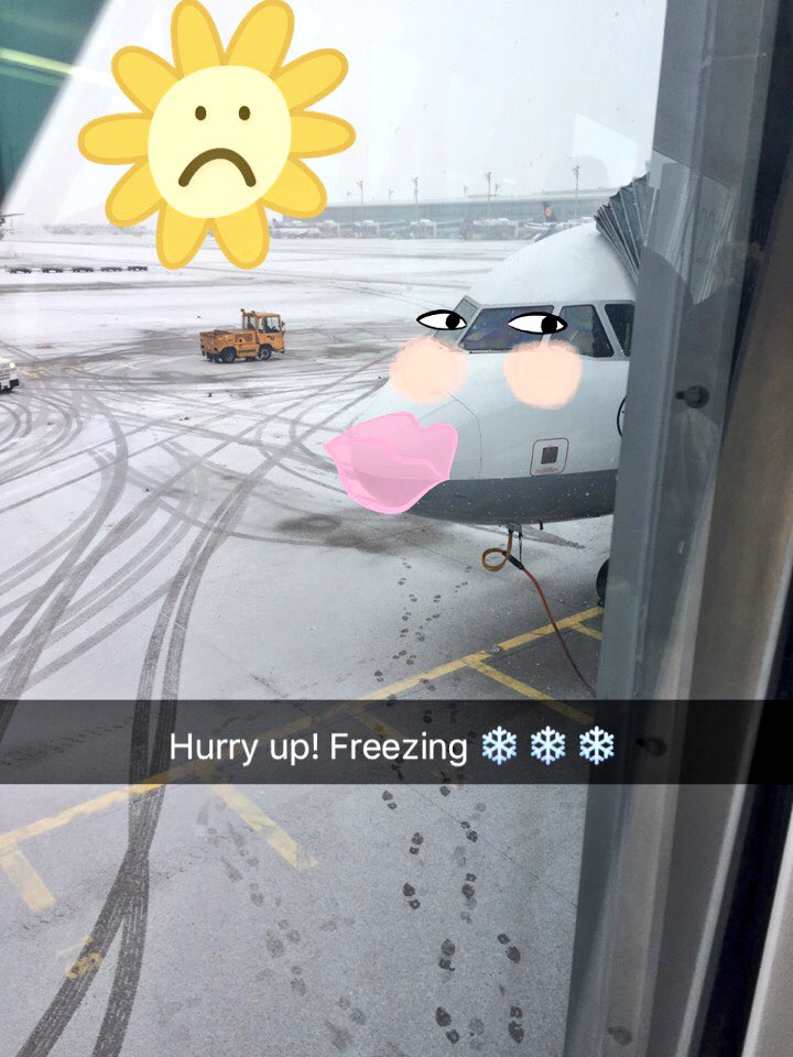 Carina_Fu's tweet photo. #Winter #Monday #morning when even your @lufthansa flight is freezing https://t.co/SAMQwpvaB5