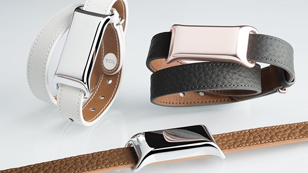 notebookitalia's tweet photo. #TCL #MOVEBAND si comanda con le gestures. Sarà disponibile in Europa da Q2 2017, con eleganti cinturini in pelle https://t.co/EkTVSquFHk https://t.co/QHTjNzk2WY
