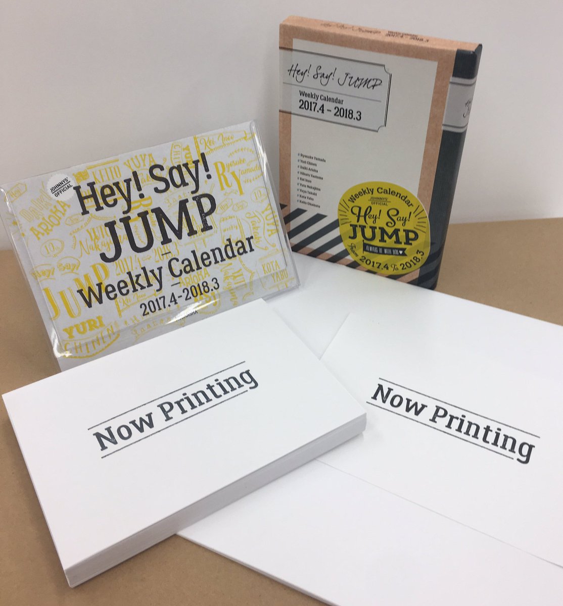 with_magazine's tweet photo. 【Hey! Say! JUMP カレンダー】
明日1月17日 予約締切予定です。
毎週好きな面をセレクトできる56枚112面のウィークリーカレンダーで、JUMPと一緒に素敵な一年を♪ 付録やボックスなど豪華なセットにも注目！
https://t.co/Hb42X7caoF https://t.co/ZUMu9A5XB8