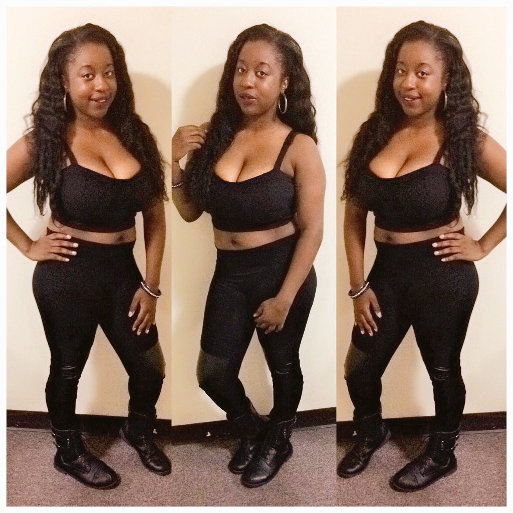 Vickayyeee's tweet photo. If my butt would've grew as much as my boobs did as I gained weight I'd be perfect πππ #TeamBoobsOverBootyTho #BACP5 https://t.co/5hny6D0OvB