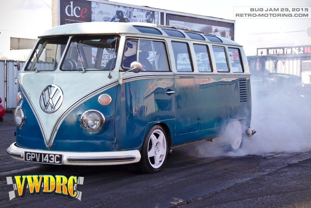 retromotoring's tweet photo. Nice bit of blue for #BlueMonday - the mighty #Sambasaurus warming up at #BugJam. #Aircooled #VW #dragracing #VWDRC https://t.co/z0h2afVSBt https://t.co/D4Am93wVfo