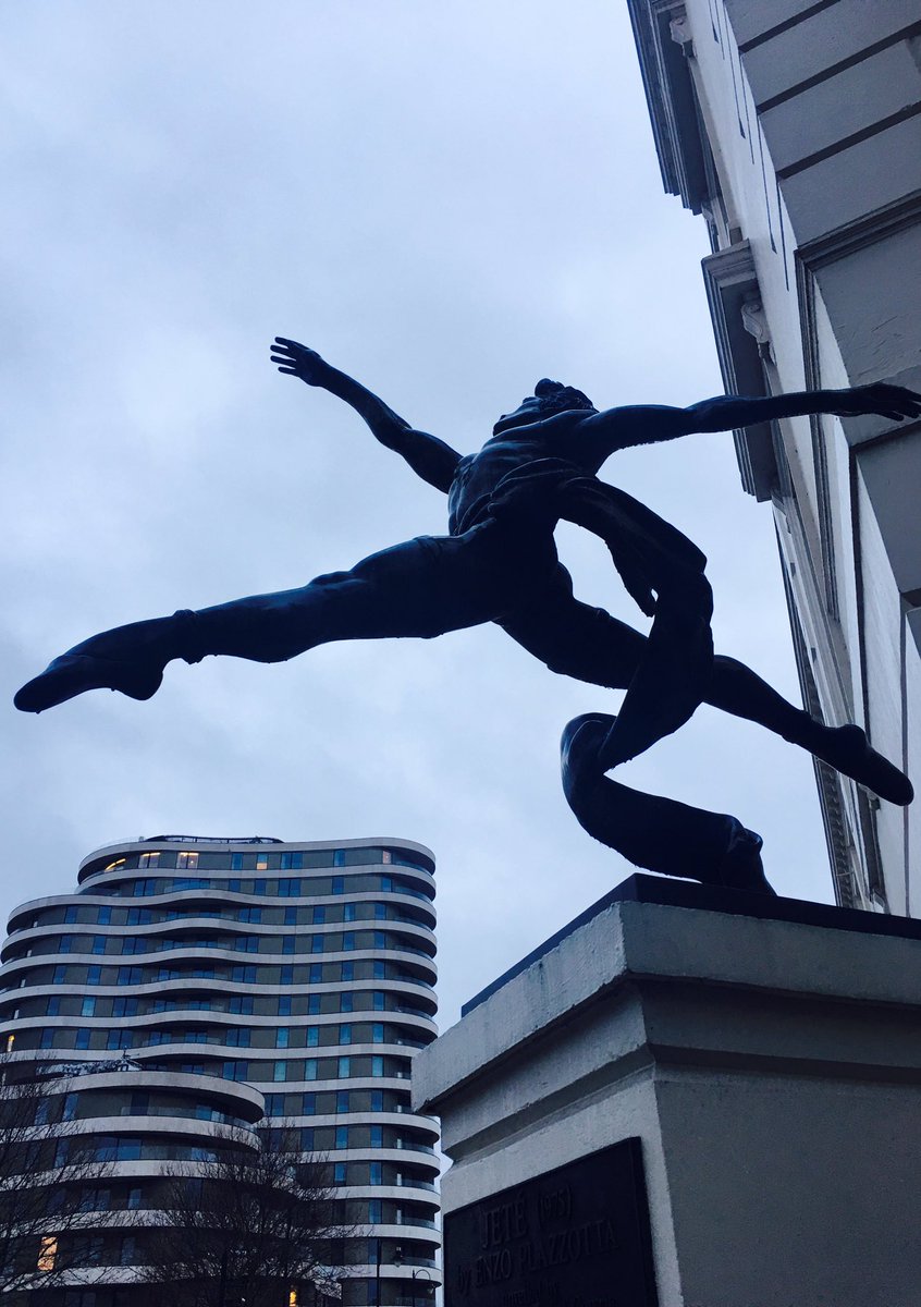KarenLowe01's tweet photo. #jete #ballet #davidwall #enzoplazzotta #1975 #millbank #lovelondon #tatebritain #sculpture #art @cityoflondon https://t.co/O2fvD8uAPa