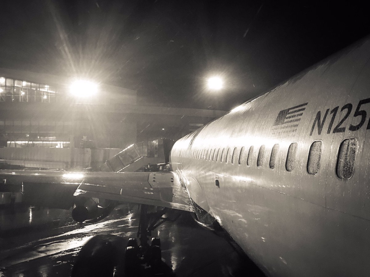 Flying home with a BIG playoff win! ✈️  #GBvsDAL #GoPackGo https://t.co/eWBAc3UzS9