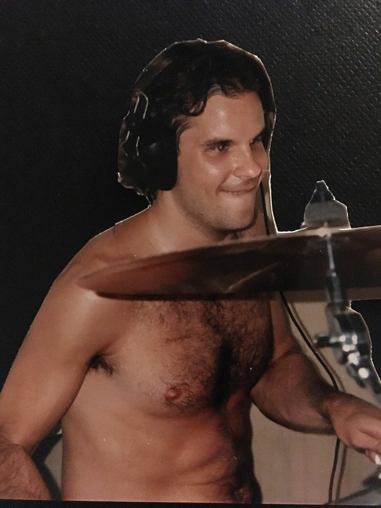 FrotheHaus's tweet photo. Kent Harrison in the studio laying down a track. https://t.co/6iNh3a9ewV