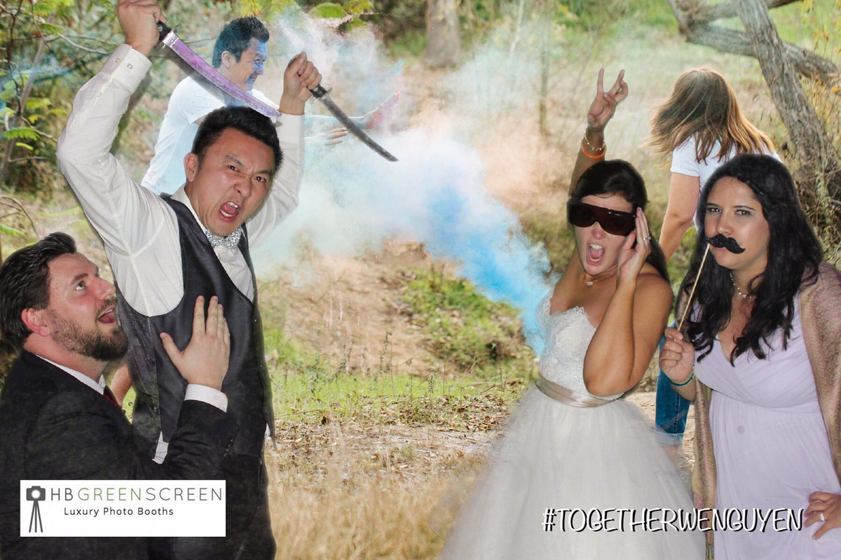 hbgreenscreen's tweet photo. When your own engagement photos are a background option at your wedding! 😝🤵🏻👰🏼

#photography #photobooth #ocphotobooth #hbgreenscreen https://t.co/3f234MmfLo