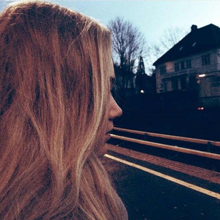 AmatorScriptura's tweet photo. Amalie R. Sæther. 

—•» Creative writing major. 
—•» Eighteen.
—•» Norwegian. 
—•» Lover of constellations. 
—•» Edgar Allan Poe enthusiast. https://t.co/LC1HXkuwOn