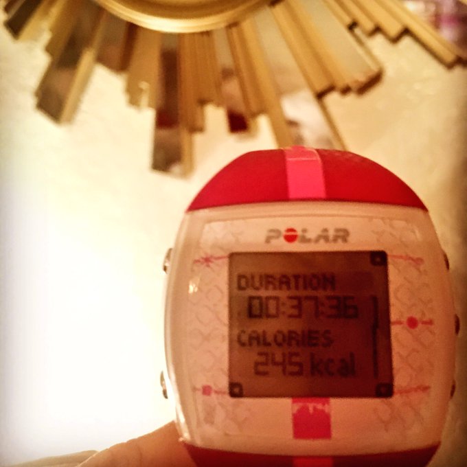 2nd cardio workout was cut short  because I'm waking up early tomorrow but it was round two so... 😝 https://t<a href="/tag/bathtime"class="tags"><span>#bathtime</span></a><a href="/tag/bubblebar"class="tags"><span>#bubblebar</span></a>
