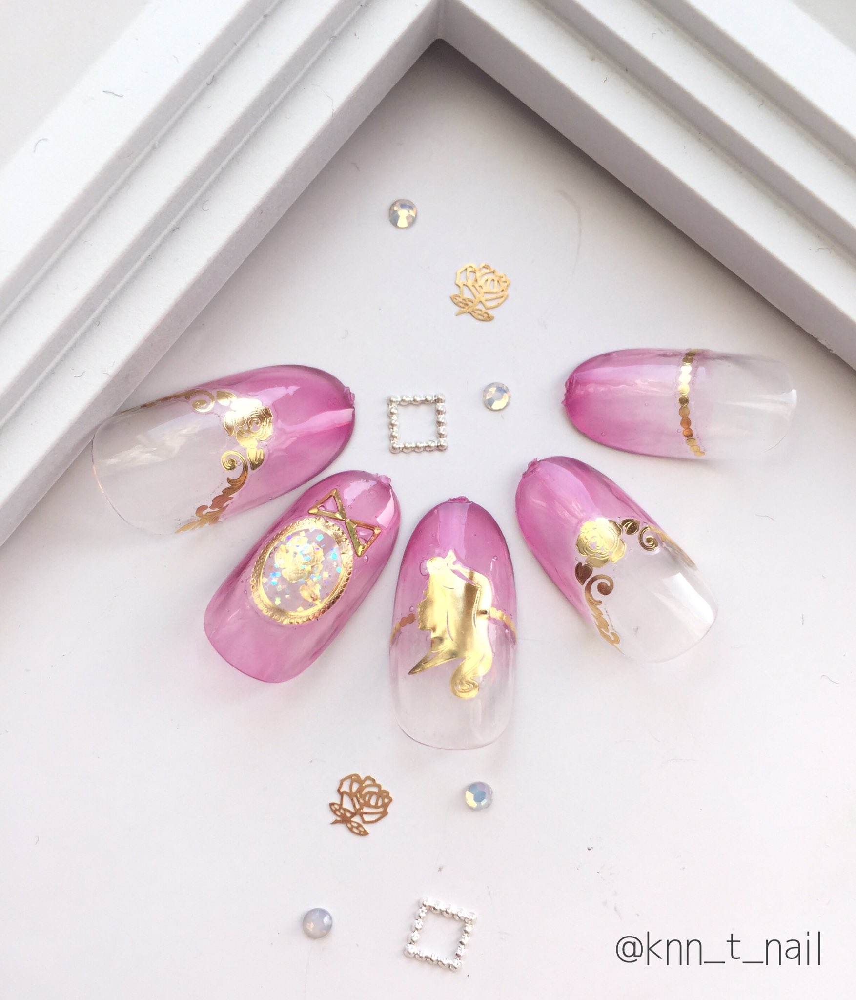 かんな ネイル垢 オーロラ姫ネイル ジーナの付録のポリッシュのclear Plumとaurora Flakeを使いました この前の プリンセスネイル祭り でオーロラ姫できなかったからリベンジ T Co Iq0tjljsrv Twitter