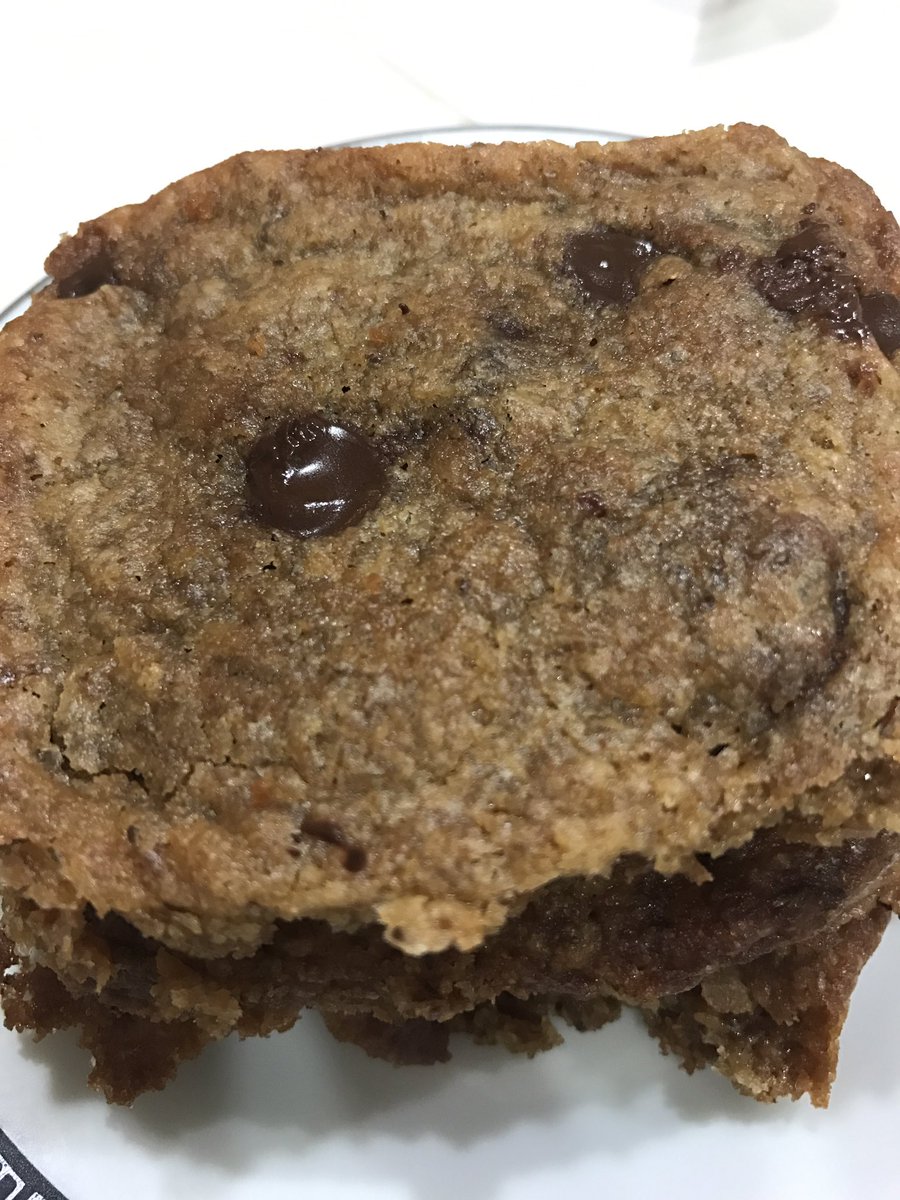 MelissaDumaz's tweet photo. Dessert: Chocolate Chip Cookies! #Vegan #GlutenFree #PlantBased #ILuvToCook #CookingWithMel #GladTidingsByMel https://t.co/pDINjNwTwy