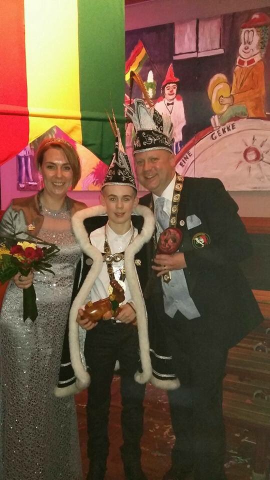 deKuutebieters's tweet photo. Jubileumprinsen Prins Danny 1e, Prinses Miranda en Jeugdprins Tycho 1e. 
ALAAF! https://t.co/HfGtprX5WE