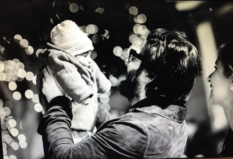 फवाद खान की बेटी एलेना का चेहरा पहली बार आया सामने ! फवाद खान की बेटी एलेना का चेहरा पहली बार आया सामने !