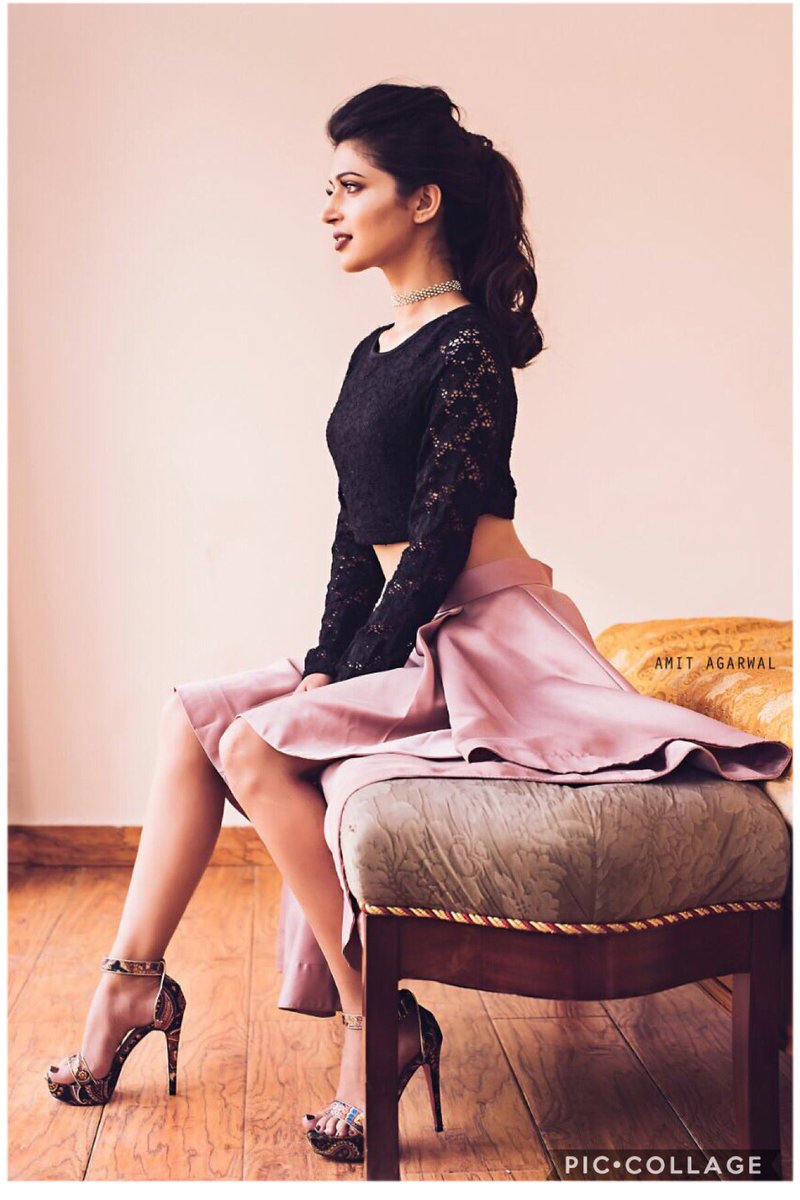angelcharlie8's tweet photo. In a world full of trends , I want to remain a classic 👸 https://t.co/OhA7p1QLYN