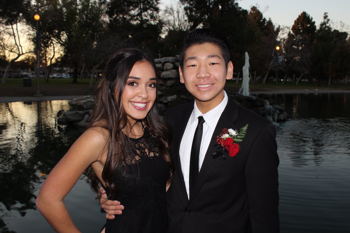 kaiser1021's tweet photo. I'm sad that I can't call Lily my formal date https://t.co/Vr6pEhLWrn