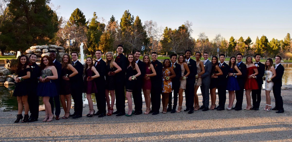 kaiser1021's tweet photo. I'm sad that I can't call Lily my formal date https://t.co/Vr6pEhLWrn
