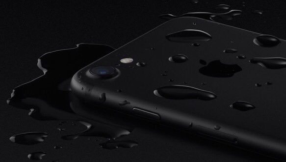 Don_Apple_ES's tweet photo. Rumor: El próximo #iPhone8 podría ser resistente al agua con certificación IP68, vamos que podrás sumergirlo durante horas sin miedos #Apple https://t.co/yLLsxwfK63