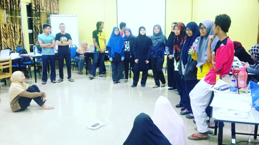 ppbofficials's tweet photo. • PPB UPDATE •

Simulasi Festival Akademik PPB 2.0!! Biarpun cuti, gerak kerja berjalan untuk memastikan perjalanan program lancar 😄💪 https://t.co/35KlML6mP2