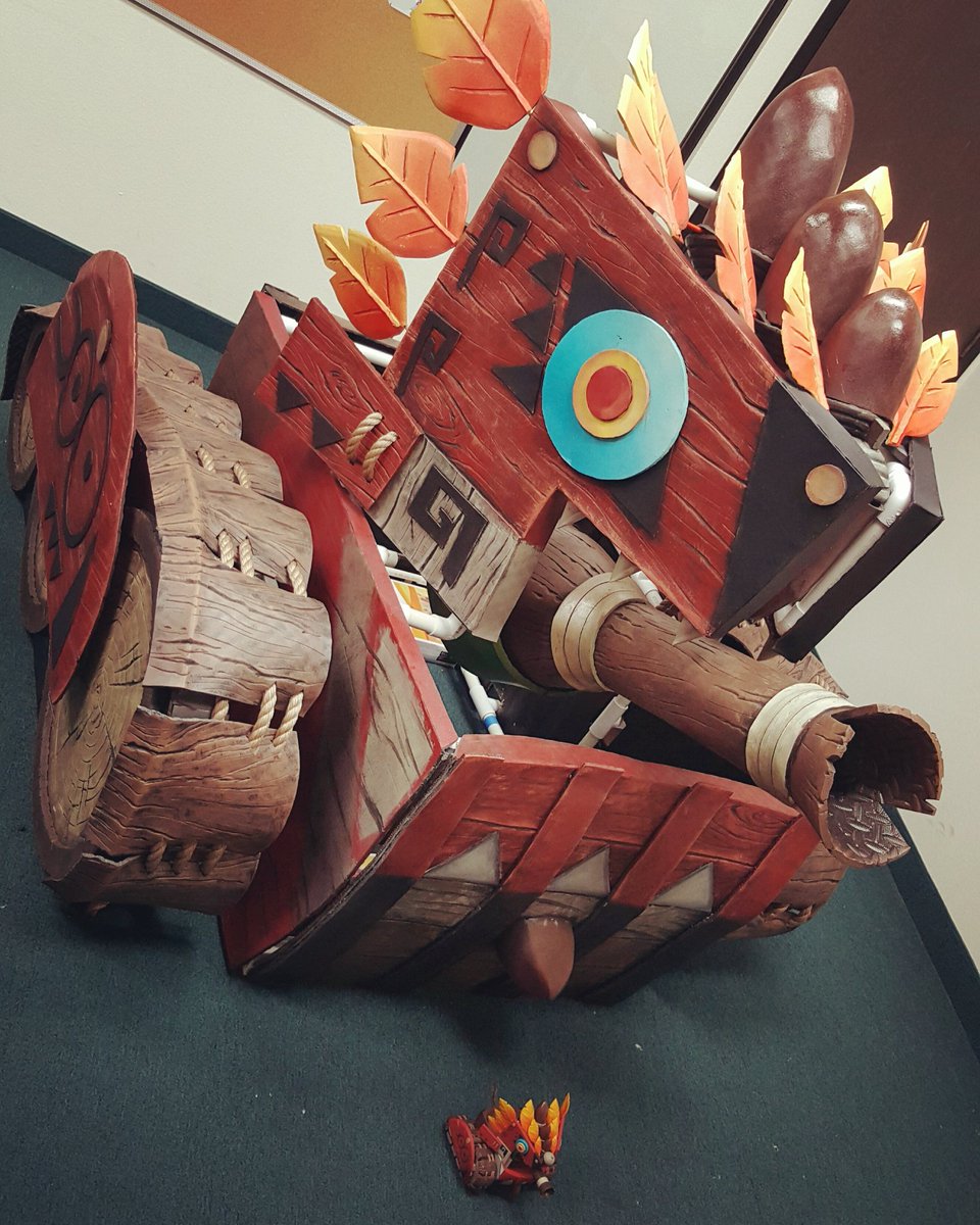 Hakuramen's tweet photo. Read to roll out! Nya! #monsterhunter #cosplay 4 weeks of wyvern tears. https://t.co/6kMncWXgDE