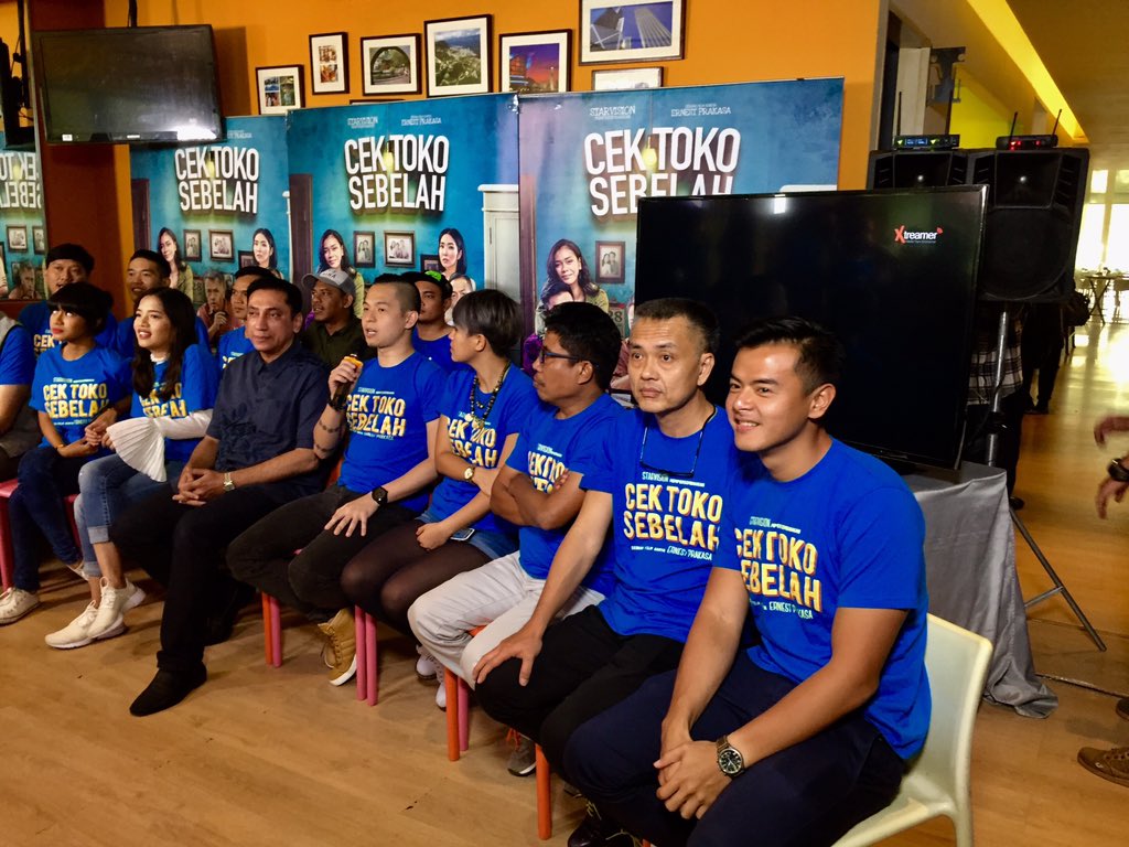 avatara88's tweet photo. Press conference 2 juta pelanggan @CTSmovie . Selamat semuanya !!  @dionwiyoko  @AdiniaWirasti @Starvisionplus @ernestprakasa https://t.co/T8wUN4Rbah
