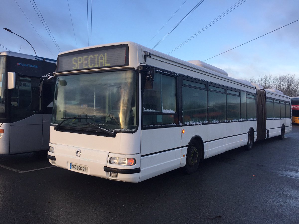 On a ps perdu de tps! Depuis l'automne, c'est l'équipe @carsdOrsay qui a commencé par refaire 1 beauté mécanique &amp; carrosserie au <a href="/protobus/">PROTOBUS</a>