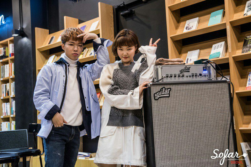 MNS_in_nagwon's tweet photo. 지난 1월 5일 있었던 #소파사운드 @sofarseoul 주최의 #악동뮤지션 공연에 @aguilaramp #aguilar #DB751 #DB810 베이스 앰프를 데모협찬 했습니다. 소파사운드 측에서 보내주신 기념 사진을 첨부합니다. https://t.co/aY5EuTpmnG