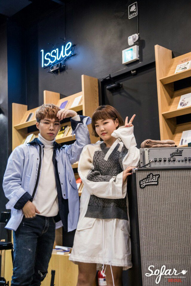 MNS_in_nagwon's tweet photo. 지난 1월 5일 있었던 #소파사운드 @sofarseoul 주최의 #악동뮤지션 공연에 @aguilaramp #aguilar #DB751 #DB810 베이스 앰프를 데모협찬 했습니다. 소파사운드 측에서 보내주신 기념 사진을 첨부합니다. https://t.co/aY5EuTpmnG
