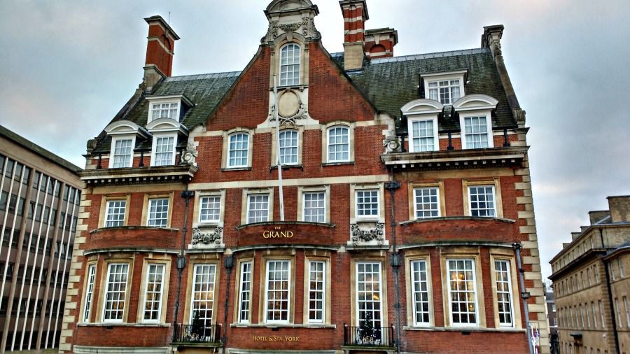 Can you enjoy an afternoon tea with a toddler?! 
buff.ly/2irlec8
#familytravel