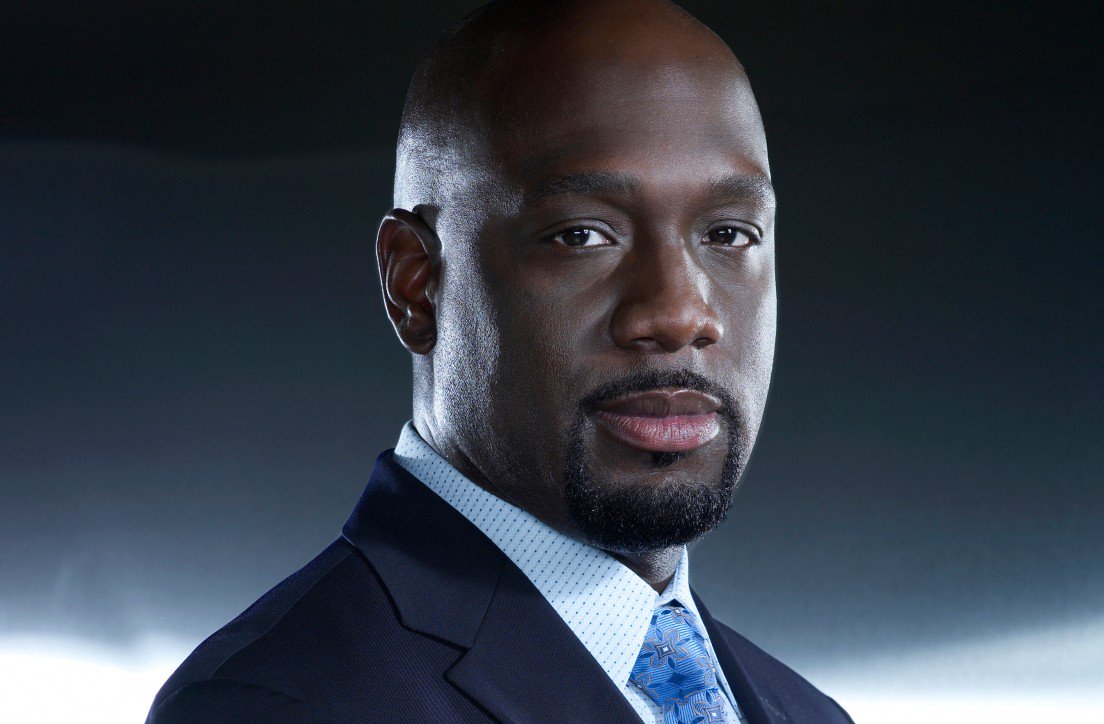 If it is your birthday today happy birthday to you. You share it with Hollywood actor Richard T. Jones 