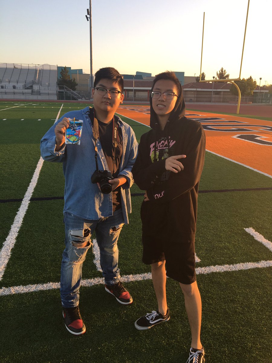 _alexcoluna's tweet photo. HAPPY BORN DAY TO MY YOUNG BUL CHAU WE DONE GLOWED UP !JAPAN2017 AFTER WE GRADUATE πππ https://t.co/9gbSRFHCMe