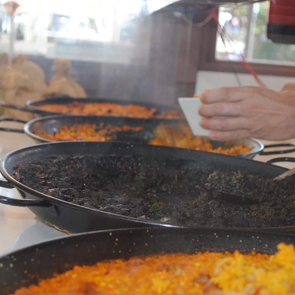 ⏰ ¡Se acerca la mejor hora del día, la hora de comer!
Te esperamos en el <a href="/mldelbarranco/">Mercado del Barranco</a>! #ArrozandCo