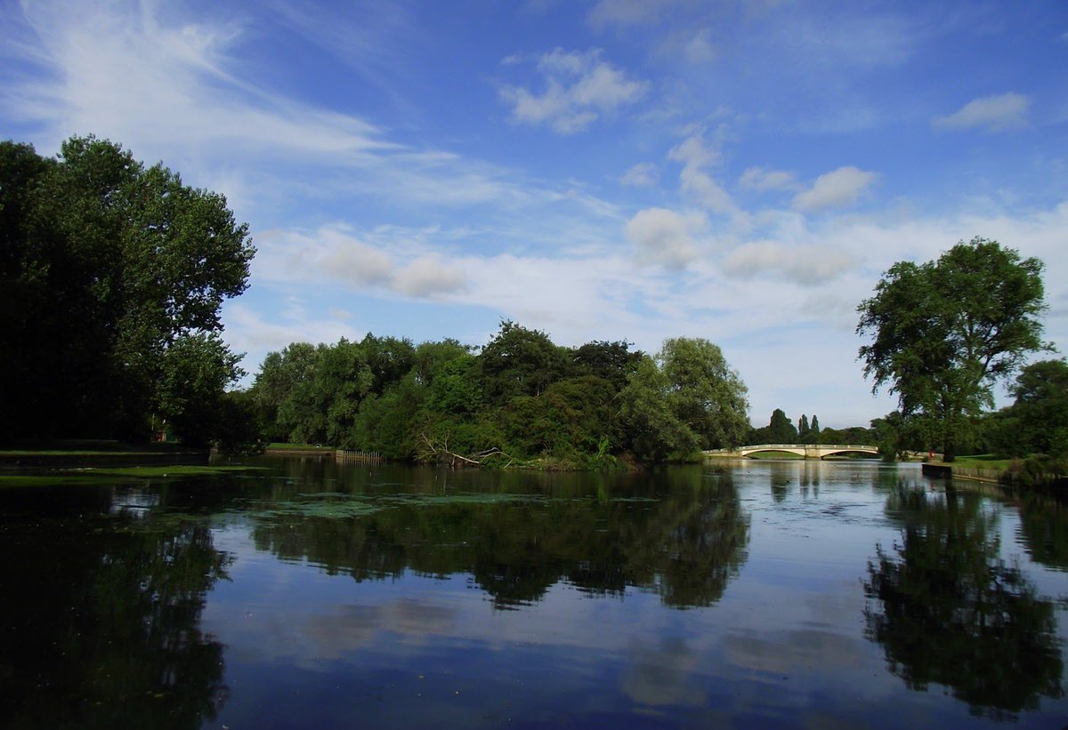 hotelinhull's tweet photo. This photo of one of our beautiful parks #pickeringpark #hull is enough to brighten any #blueMonday https://t.co/Mv6wDGG7HB