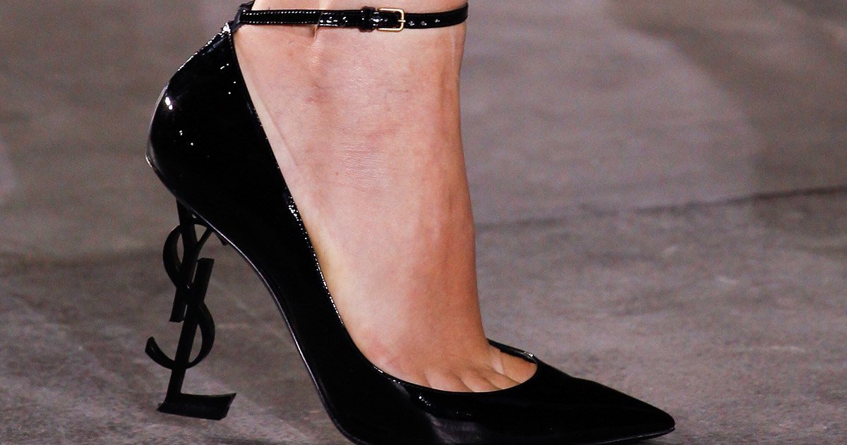 UltGlamSquad's tweet photo. The Best of the Year’s Shoe Porn https://t.co/wW2hLolkVT https://t.co/WM0mIjrKPA