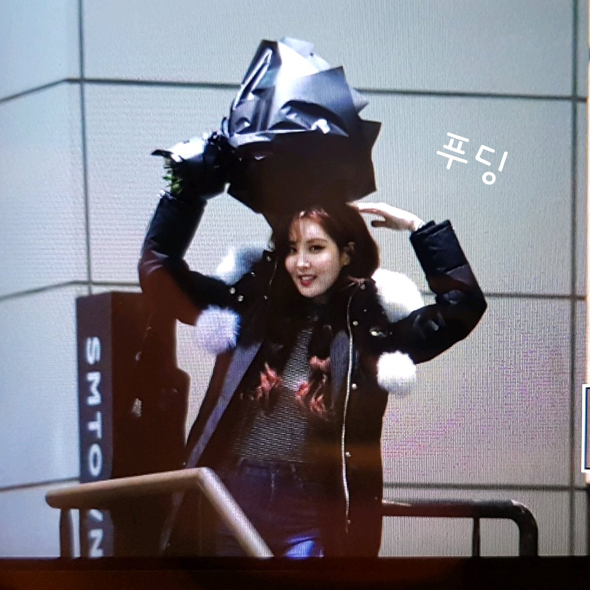 [PIC][16-01-2017]SeoHyun tham dự buổi ShowCase cho Mini Album "DON'T SAY NO" tại SM COEX vào hôm nay C2S0a4pVEAAaHJJ