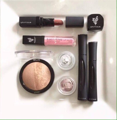 GingerLuv3's tweet photo. Morning Never Looked so Good! #Monday #BreakfastIsServed #Younique https://t.co/yFpysAXI7F https://t.co/fnGKBRC4VS