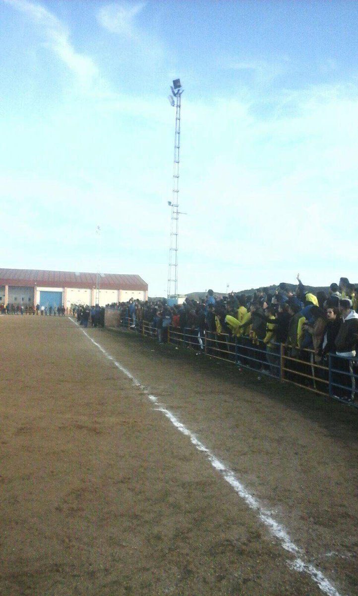 <a href="/DeportesCuatro/">Deportes Cuatro</a> @ExtremenaR <a href="/En_juego/">Todo en Juego</a> <a href="/ADOOBANDINO/">AD.OBANDINO</a> esto no se ve todos los dias... en una liga de segunda regional!! #SubmarinoAmarillo