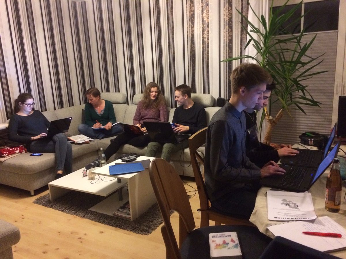 Am Wochenende hatten wir unsere Klausurtagung zur Vorbereitung des kommenden Landesschülerparlaments am 16./17.2. @ParlaNet 
#workworkwork