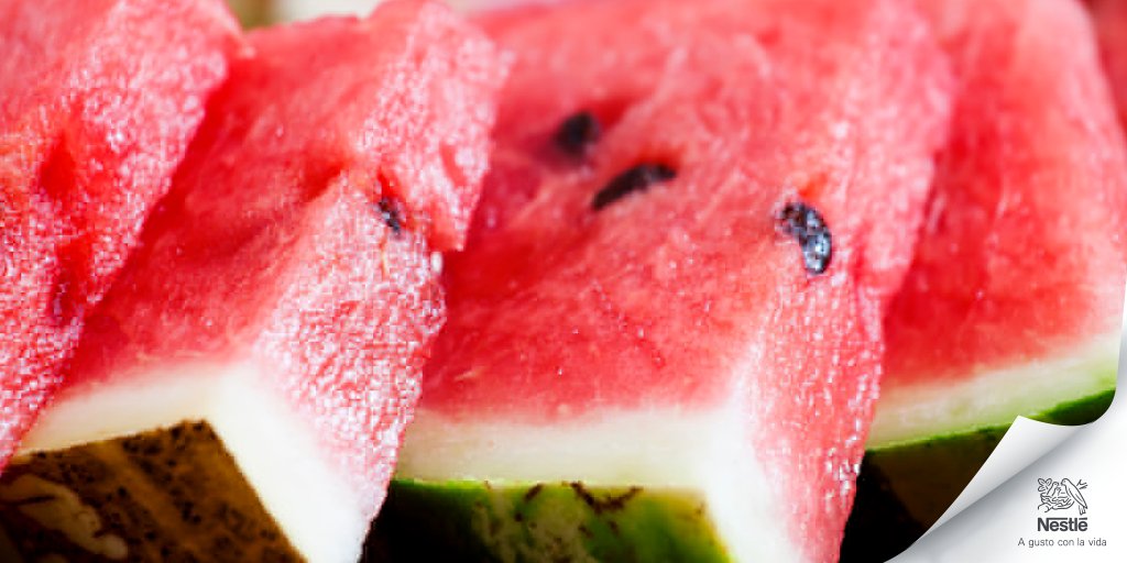 NestleContigo's tweet photo. La patilla  contiene vitamina A, que interviene en el crecimiento óseo y nos hidrata. https://t.co/O0Gp4X3rLz