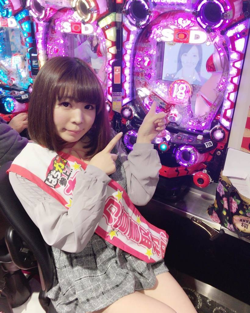 azunyan_chu's tweet photo. パチンコスロット実戦取材のお仕事💪🏻
もっともっとやっていきたいですねー💖
番組とかも出てみたいなー(ﾉ)^ω^(ヾ)

#パチンコ #スロット #実戦取材 #sod #softo… https://t.co/myvG6TkTUS https://t.co/HE24ZccE8q