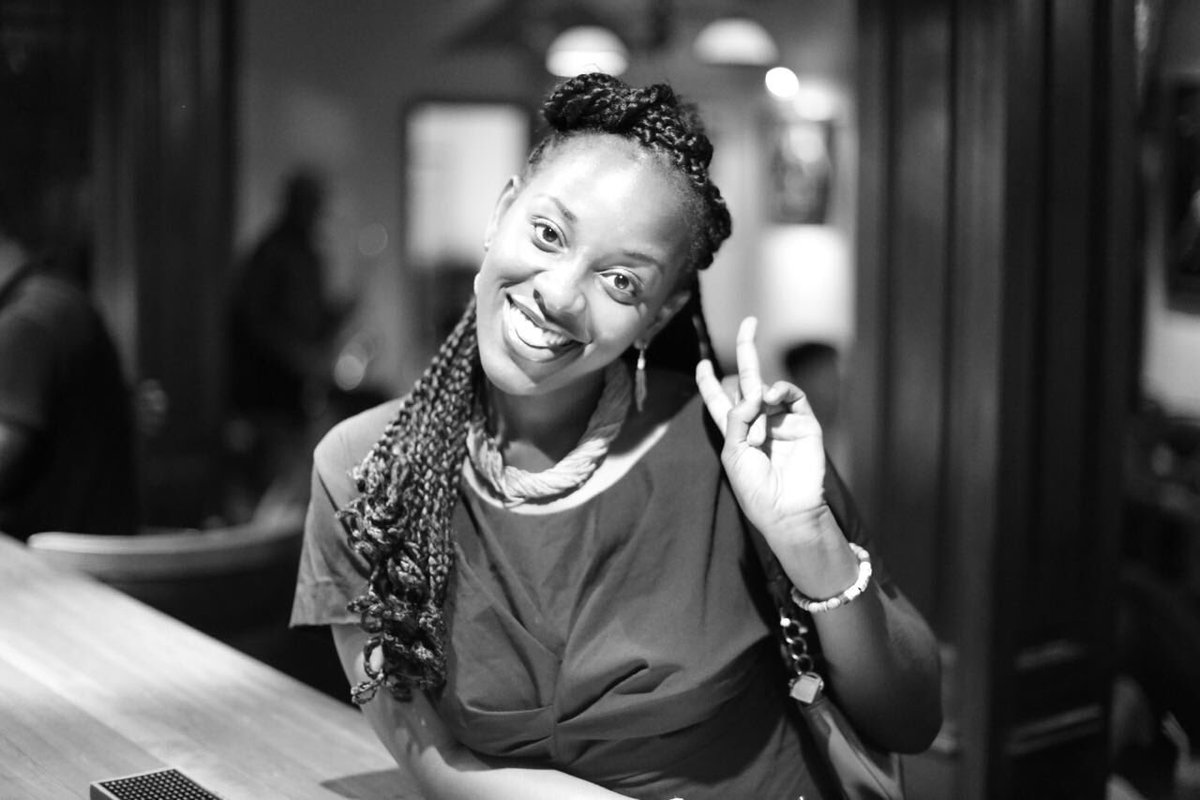 La talentueuse @MaureenOjong lors de notre rencontre de #networking du mois de janvier. #lbv #réseautage #Gabon
