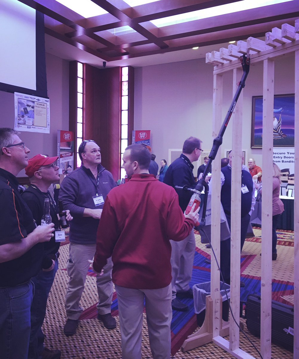 FastenMasterPro's tweet image. Not only were we at #IBSOrlandolast week, we were also at the Lumbermen&apos;s Building Show. Happy to go anywhere you do! #FrameFAST #prodriven