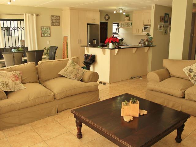 Neo_Estates's tweet photo. Lovely 3 bedroom home for sale at R2 420 000 in #BurgundyEstate, #CapeTown. Info: https://t.co/Jg8rPKiyap #NeoEstates #property #house https://t.co/31RtHd7Ysh